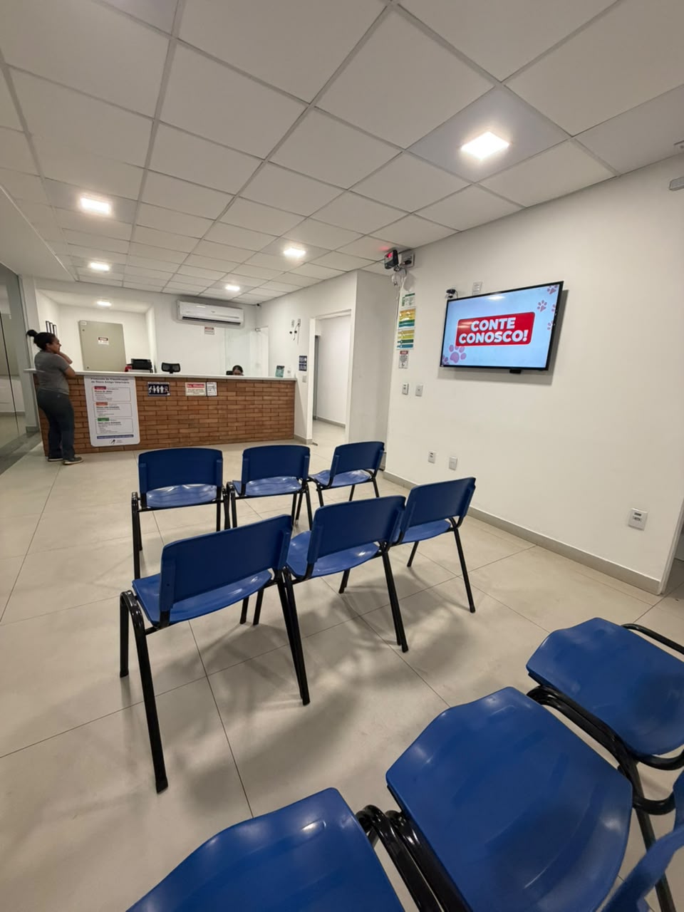 Recepção e sala de espera do Hospital Amigo Veterinário
